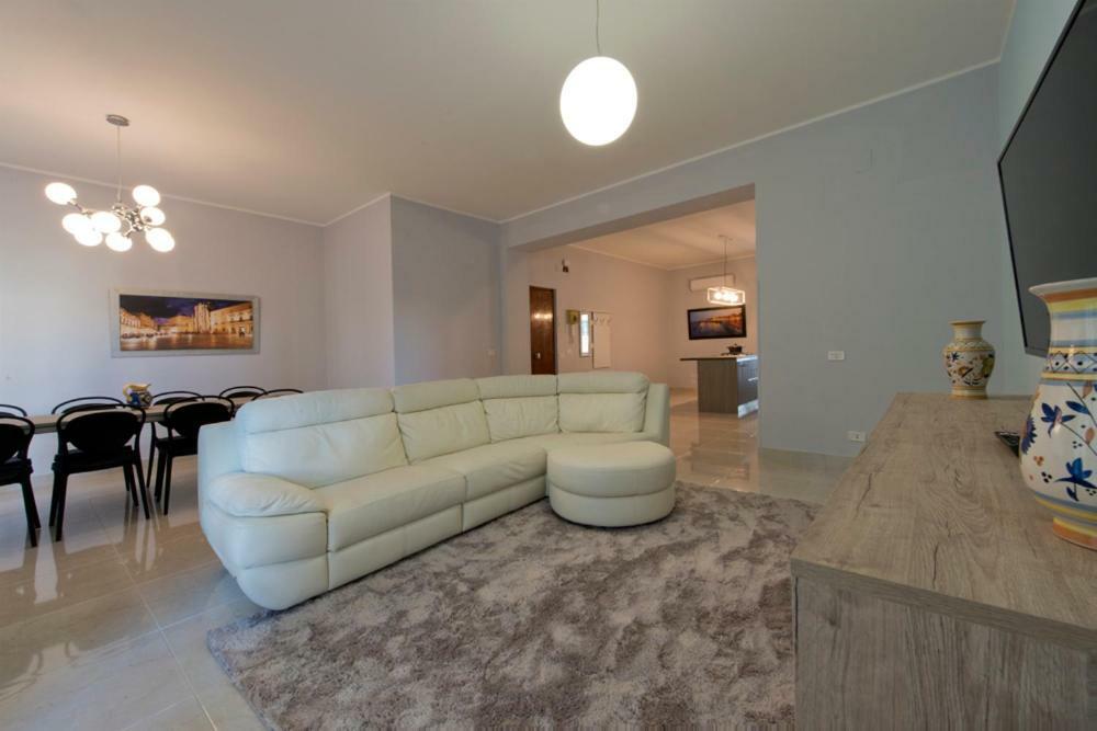 Casa Bella - 3 Baths - Walk To Ortigia Lejlighed Syracuse Eksteriør billede